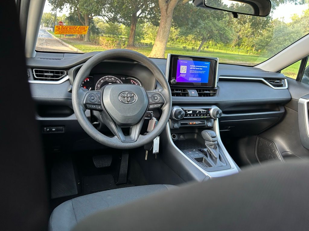 Thumbnail: 2025 Toyota RAV4 - 12