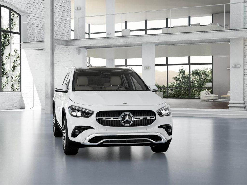 2025 Mercedes-Benz GLA 250 4MATIC 8