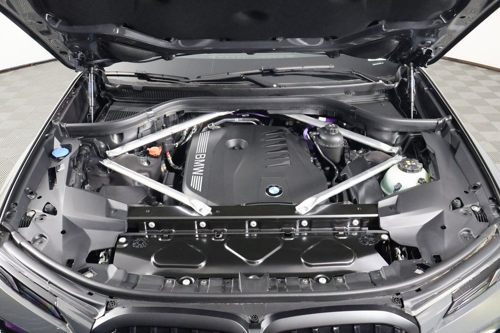 Thumbnail: 2026 BMW X7 - 10