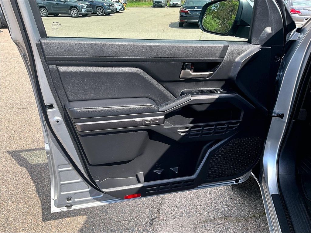 2024 Toyota Tacoma — photo 9