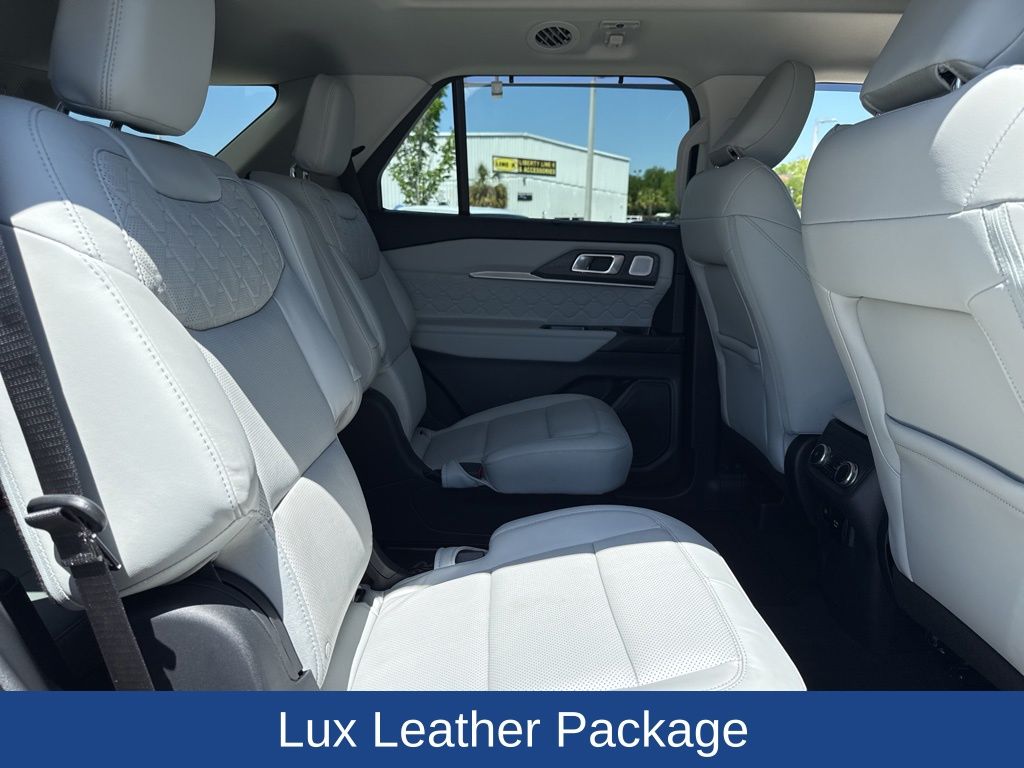 2025 Ford Explorer Platinum