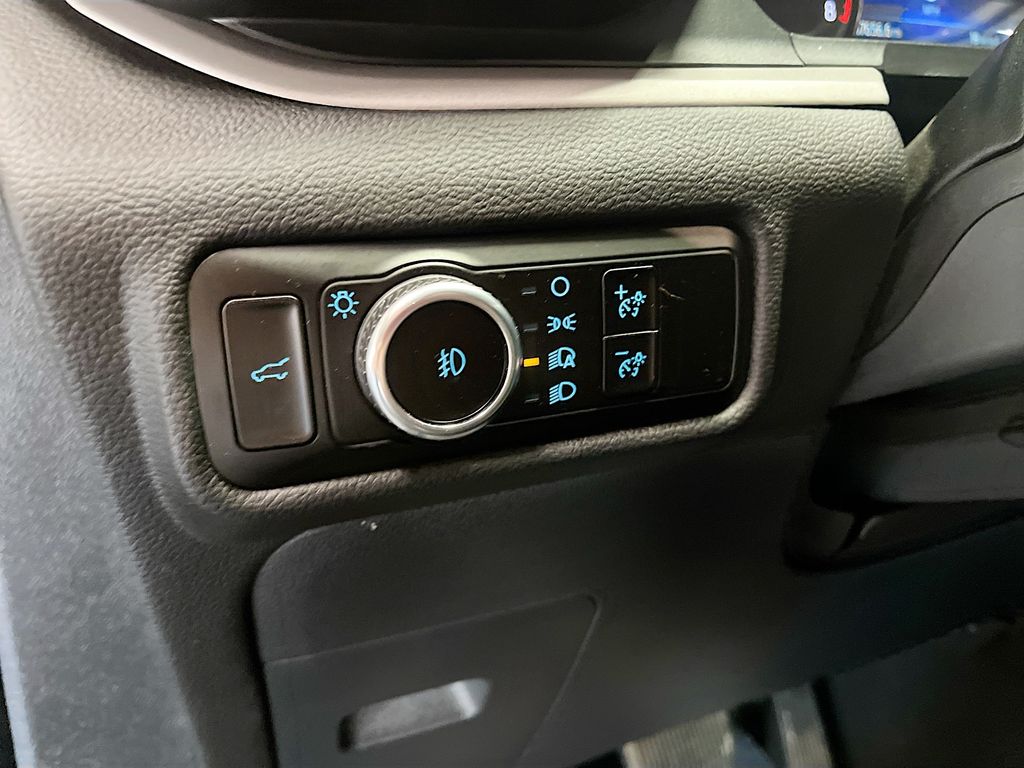 Used 2023 Black Metallic Ford XLT image 10