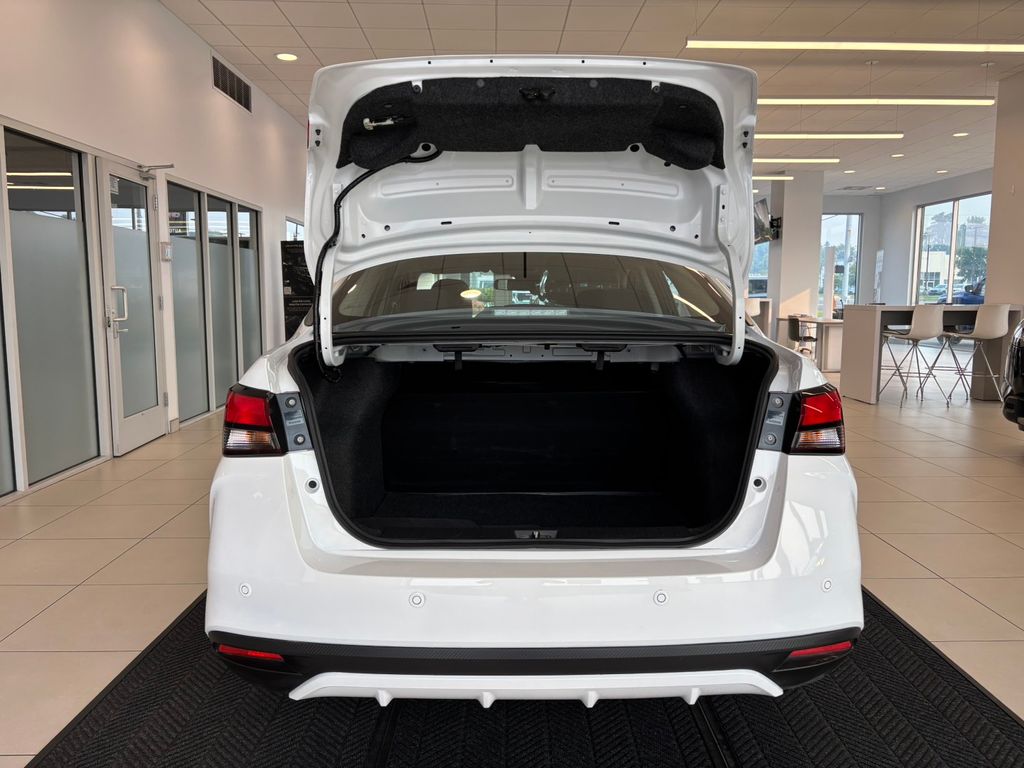 2025 Nissan Versa 1.6 S