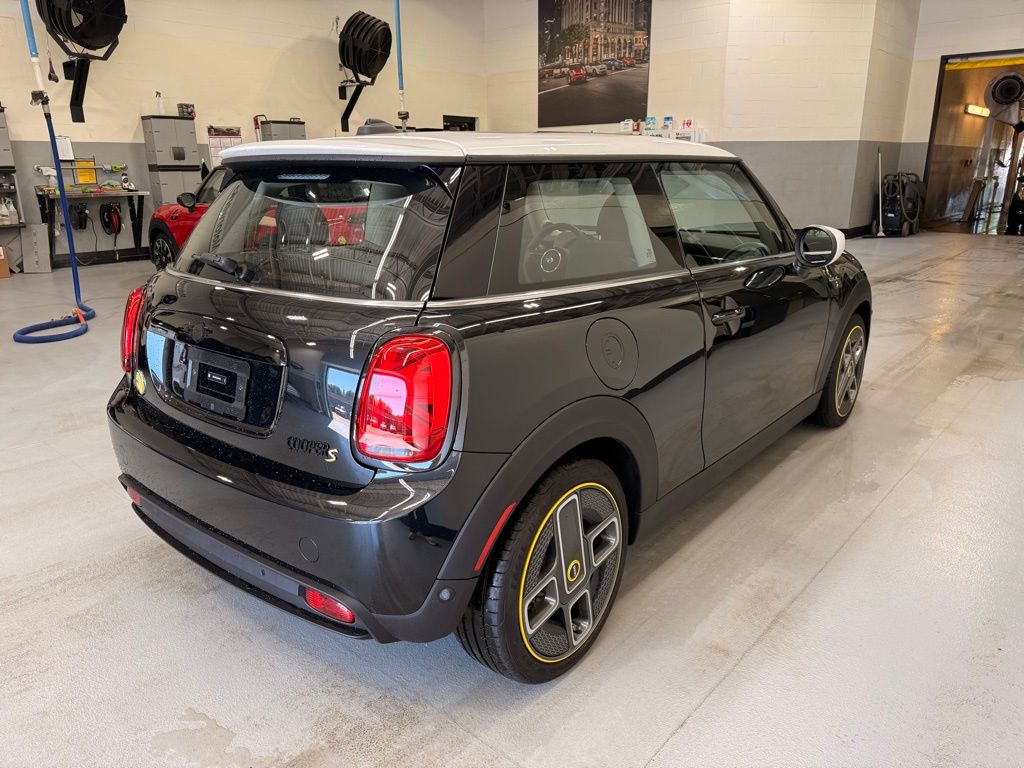 Thumbnail: 2024 MINI Cooper - 6
