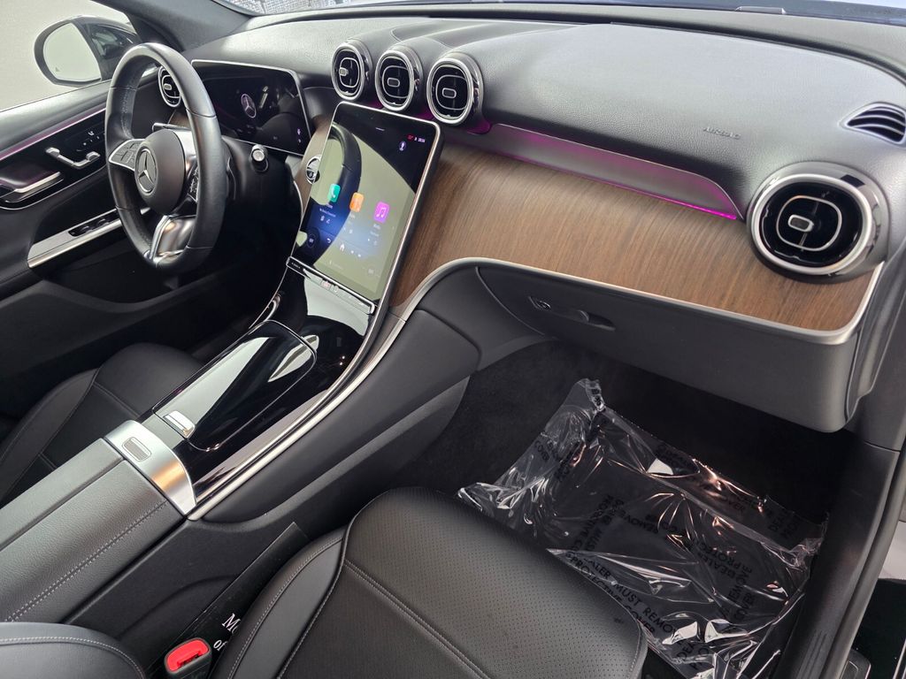 Certified Used 2025 Black Mercedes-Benz GLC 300 image 27