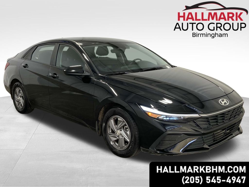 2024 Hyundai Elantra SE