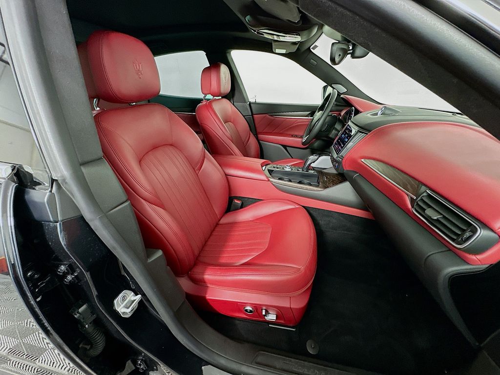 Thumbnail: 2022 Maserati Levante - 29