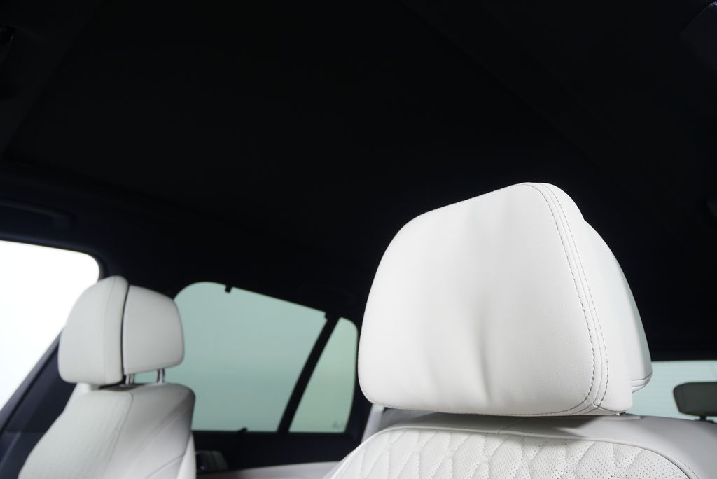 Thumbnail: 2026 BMW X5 - 12