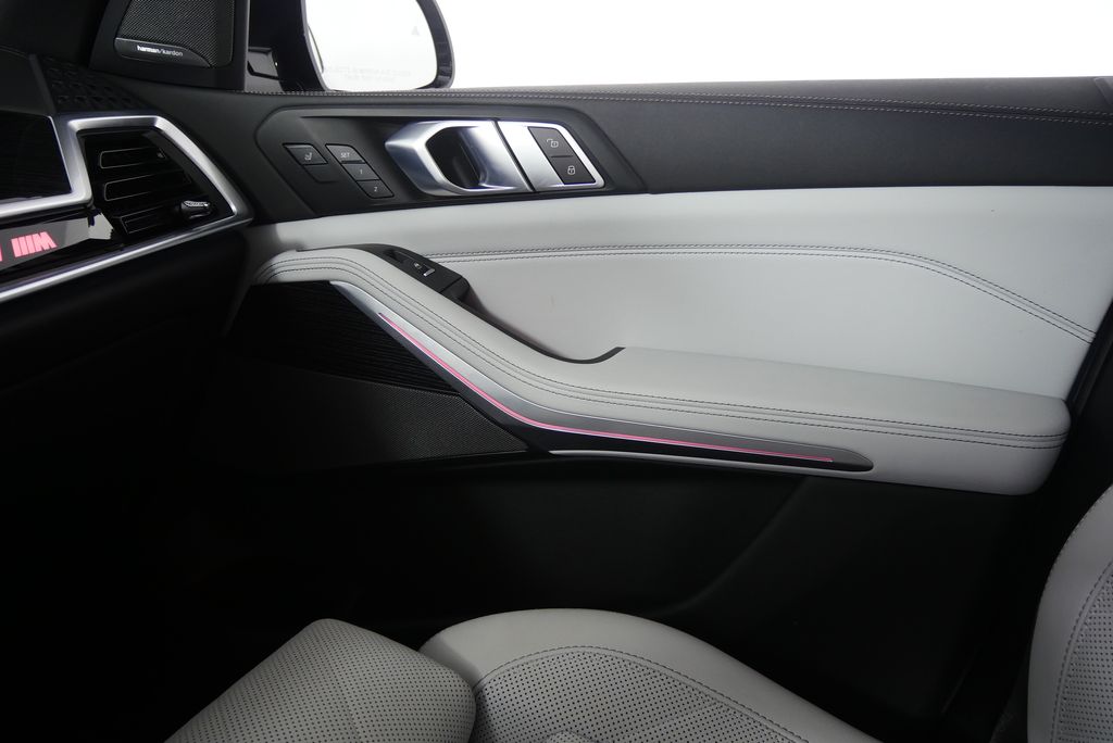 2024 BMW X5 M60i 28