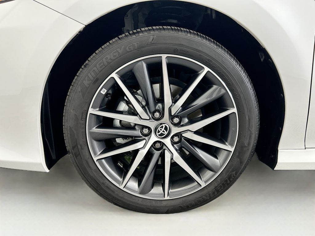 Thumbnail: 2023 Toyota Camry - 28