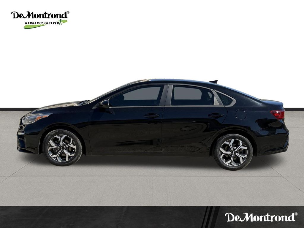 Used 2021 Aurora Black Pearl Kia LXS image 8