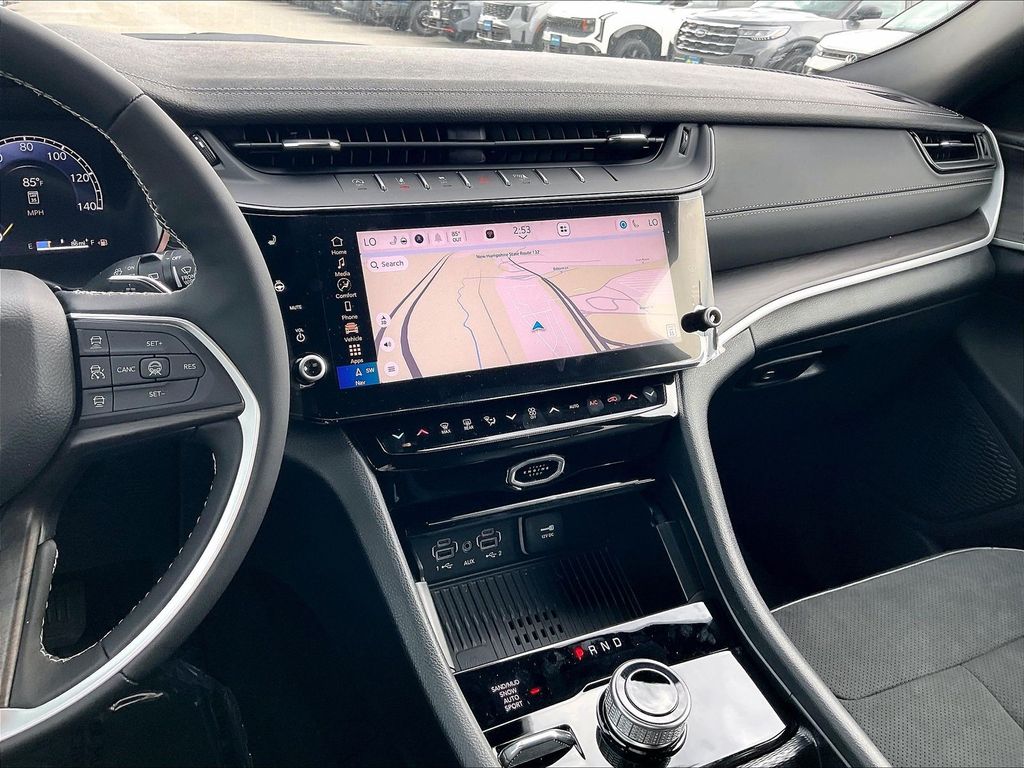 2026 Jeep Grand Cherokee L — photo 13
