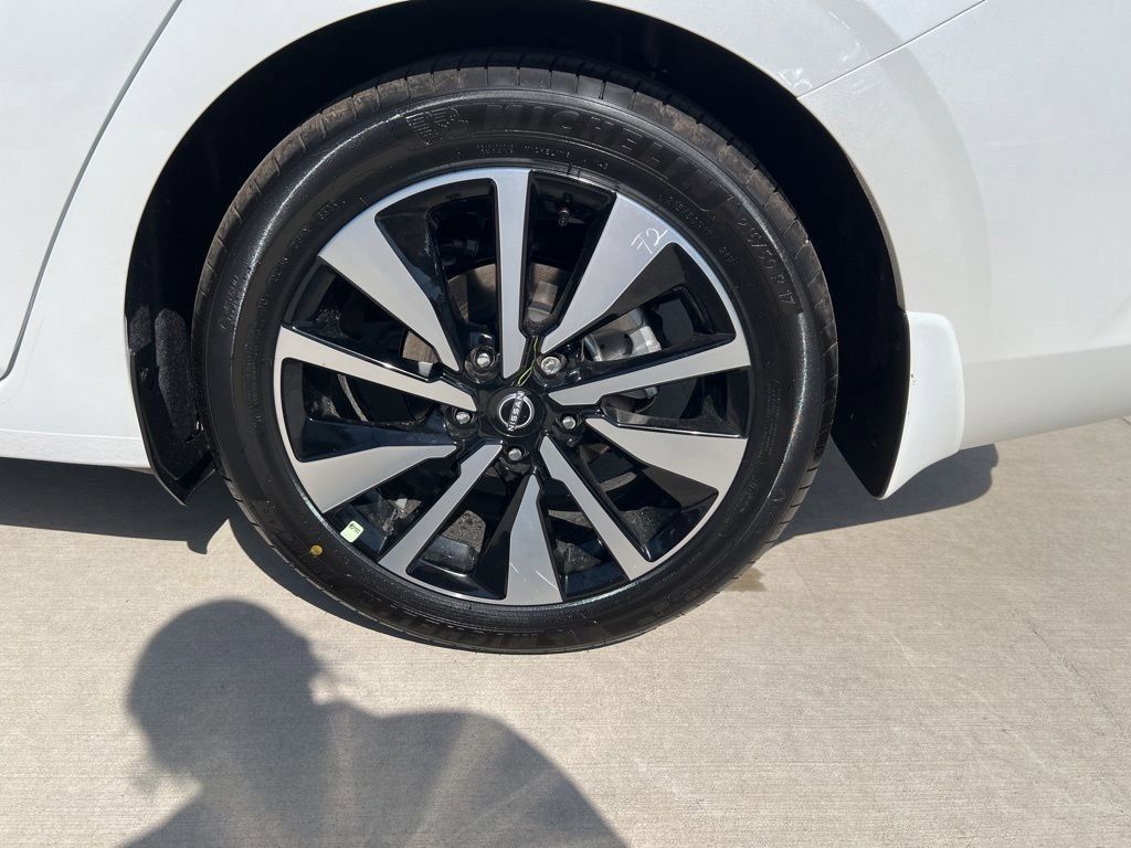 2025 Aspen White Tricoat Nissan Sentra SV FWD Sedan