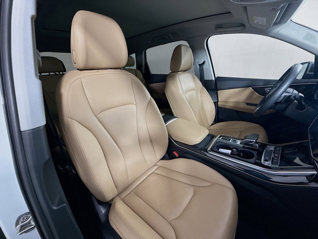 Thumbnail: 2020 Audi Q7 - 28