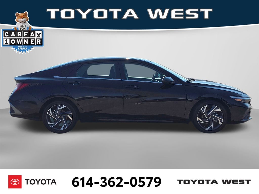Used 2025 Black Hyundai Limited image 4