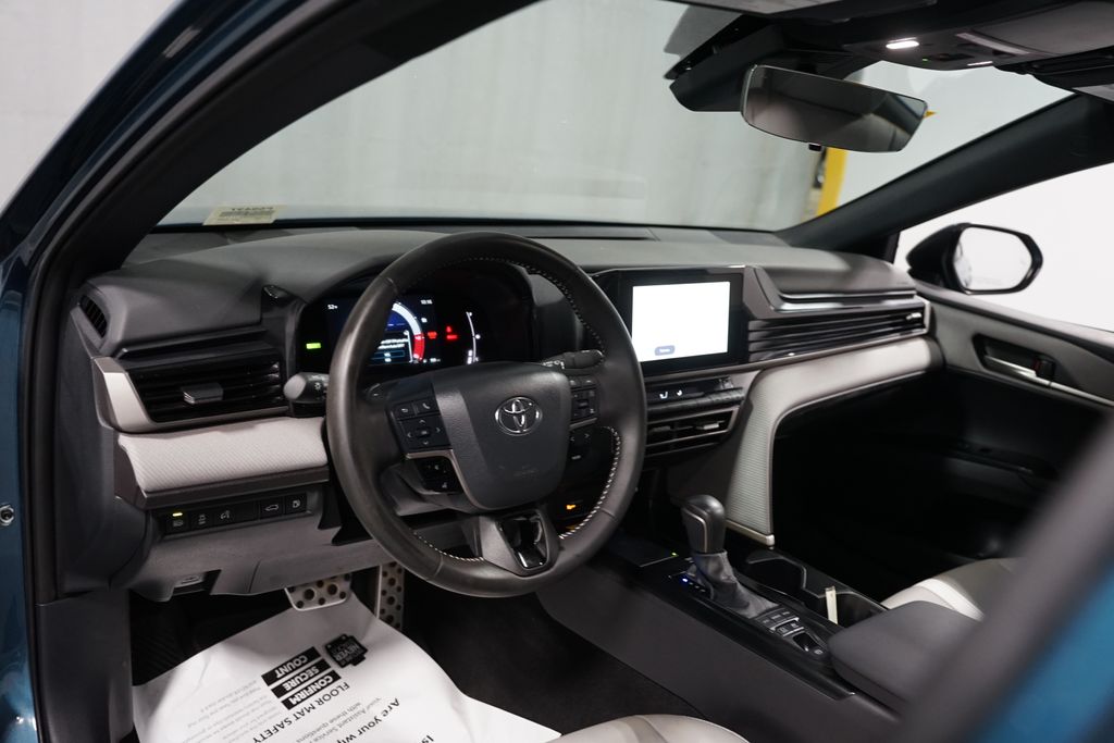 Thumbnail: 2025 Toyota Camry - 11