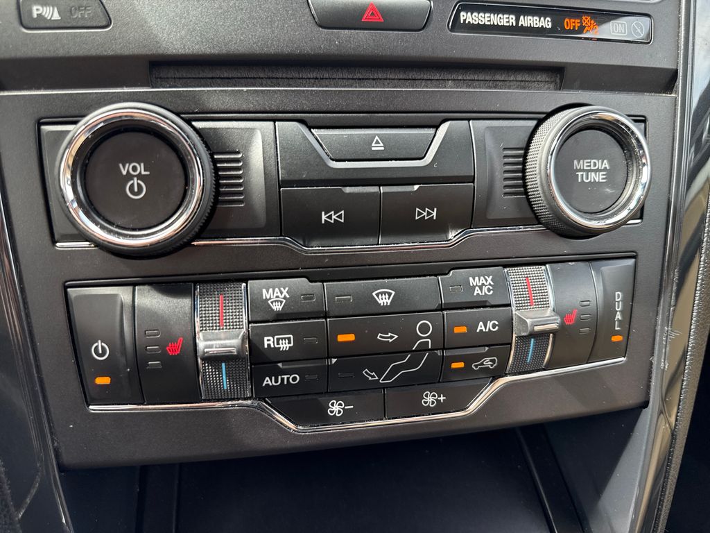Used 2017 Blue Ford XLT image 22
