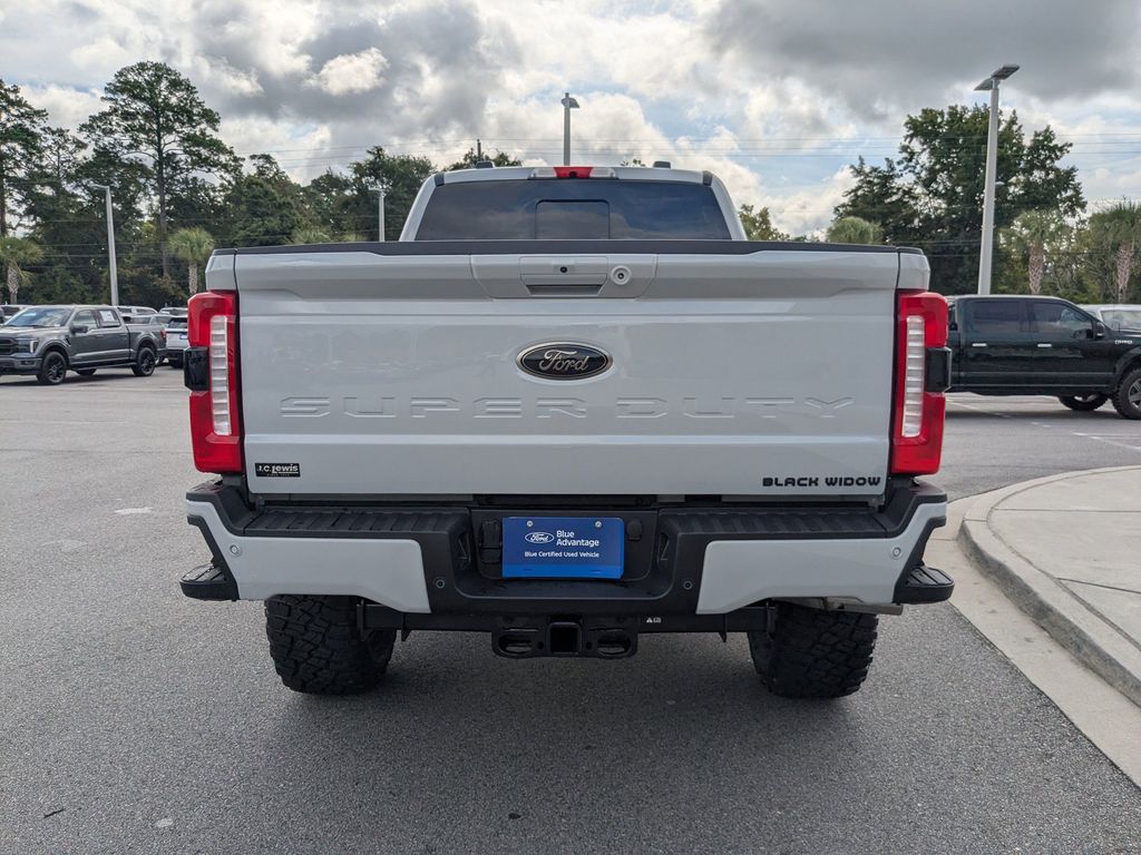 2025 Ford F-250 Super Duty Black Widow