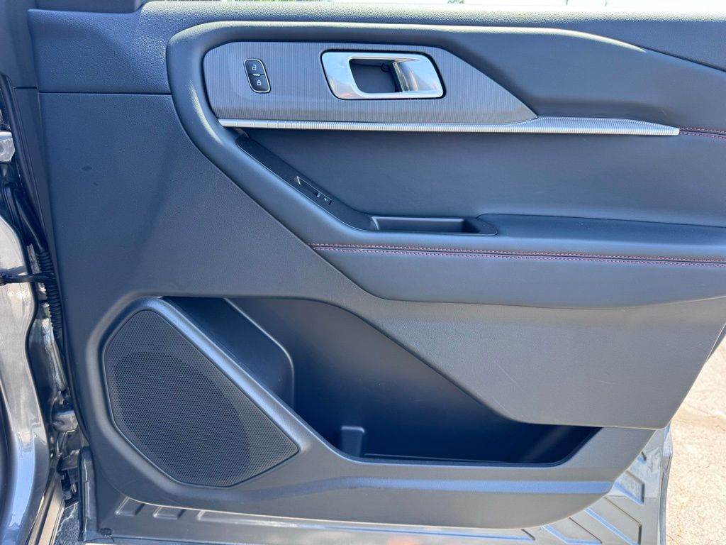 FordExplorer26