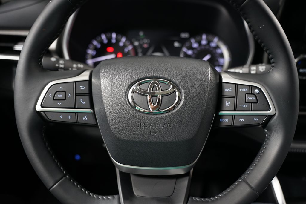 2022 Toyota Highlander XLE 12