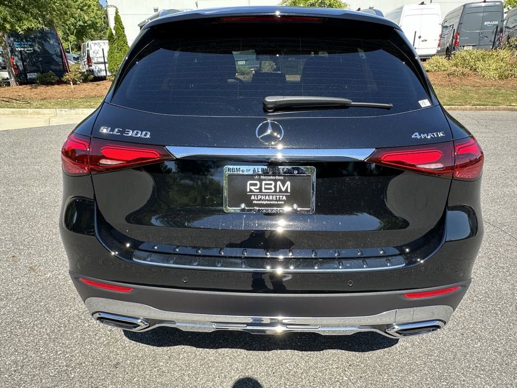 2024 Mercedes-Benz GLC GLC 300 7