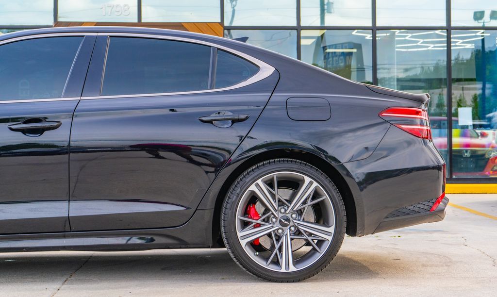 2024 Genesis G70 3.3T Sport Advanced - 11