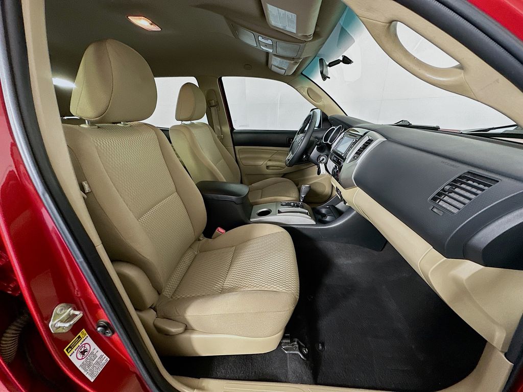 Thumbnail: 2014 Toyota Tacoma - 25