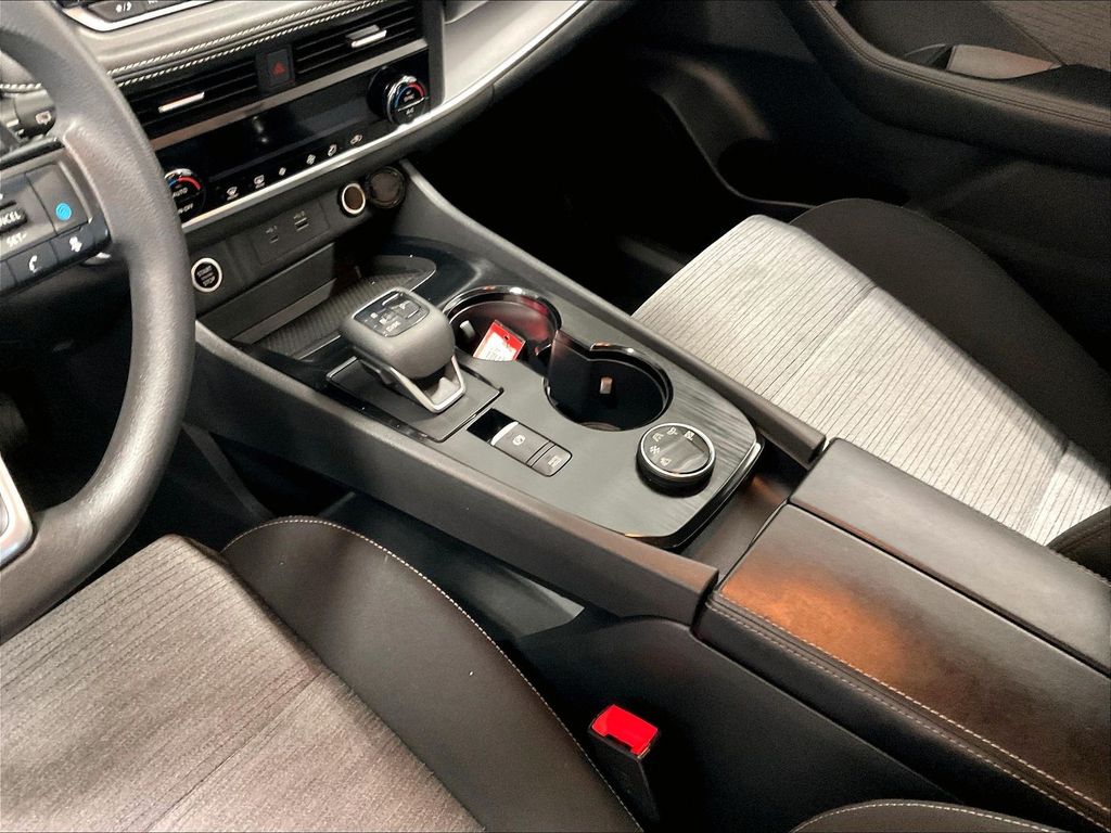 2023 Nissan Rogue — photo 20
