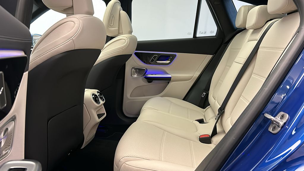 2025 Mercedes-Benz GLC 350 24