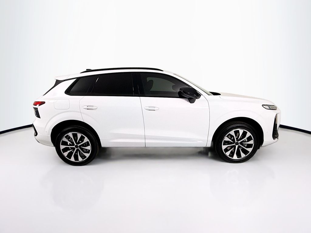 Thumbnail: 2026 Audi Q3 - 4