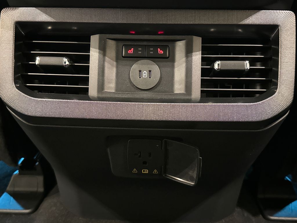 New 2026 Gray Ford Platinum image 32