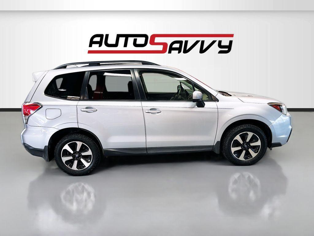 Used 2018 Ice Silver Metallic Subaru 2.5i Premium image 8