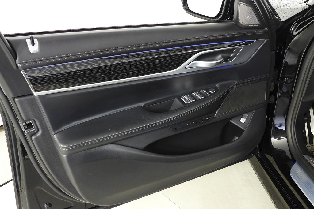 Thumbnail: 2021 BMW 7 Series - 11