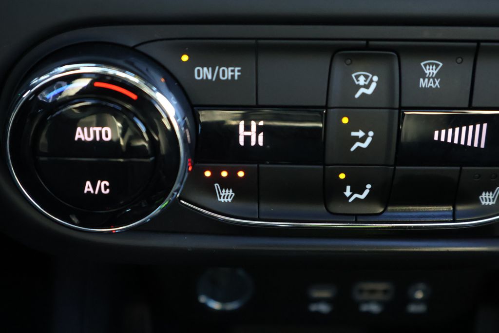 Thumbnail: 2023 Chevrolet TrailBlazer - 21