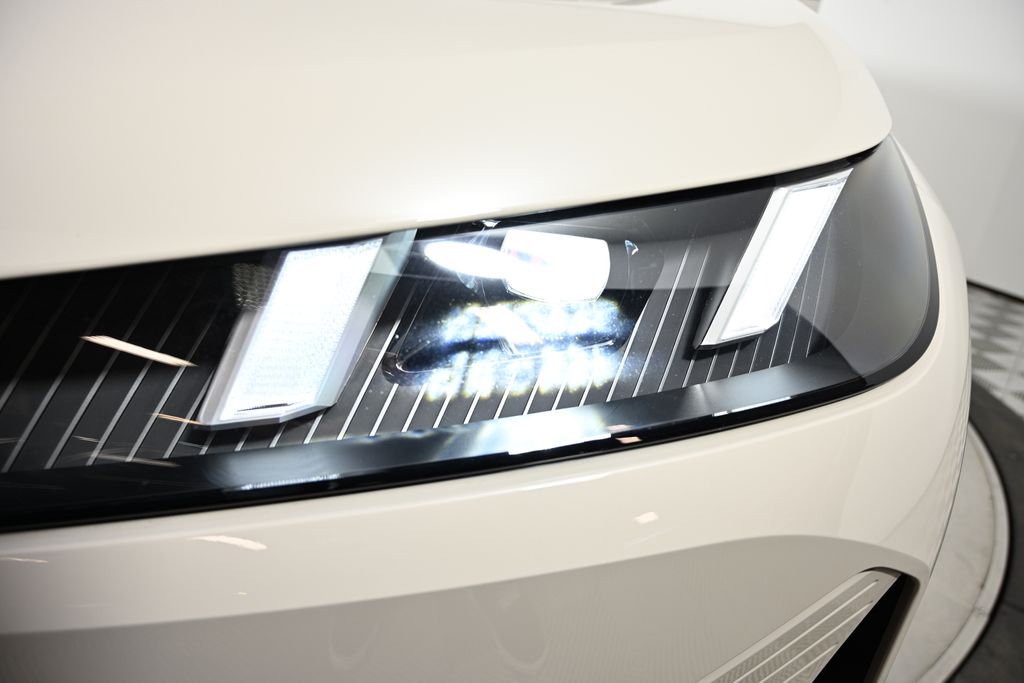 Thumbnail: 2026 BMW iX - 9