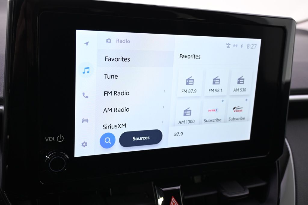 Used 2023  Toyota LE image 28