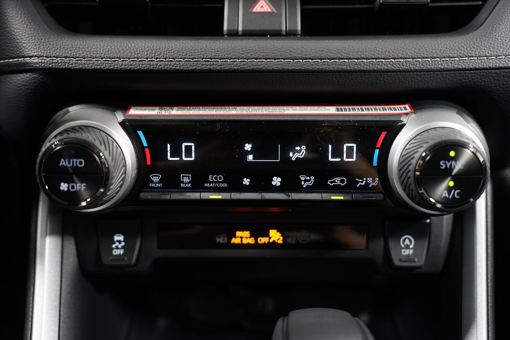 2025 Toyota RAV4 XLE 20