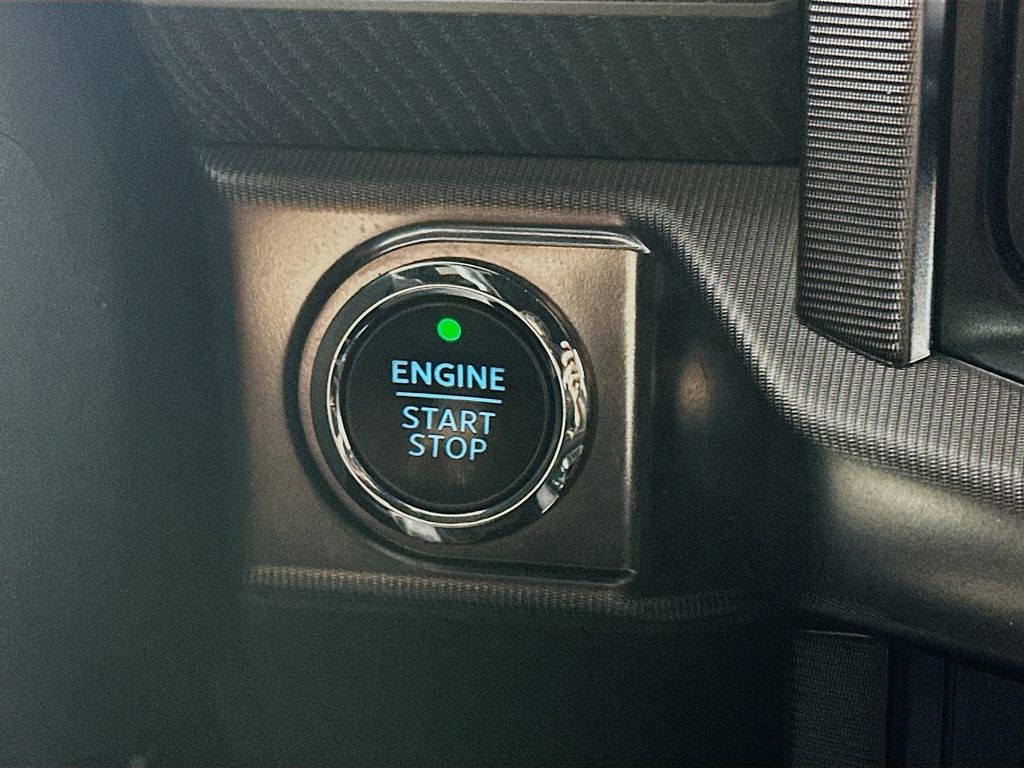 Used 2021 Black Ford Platinum image 28