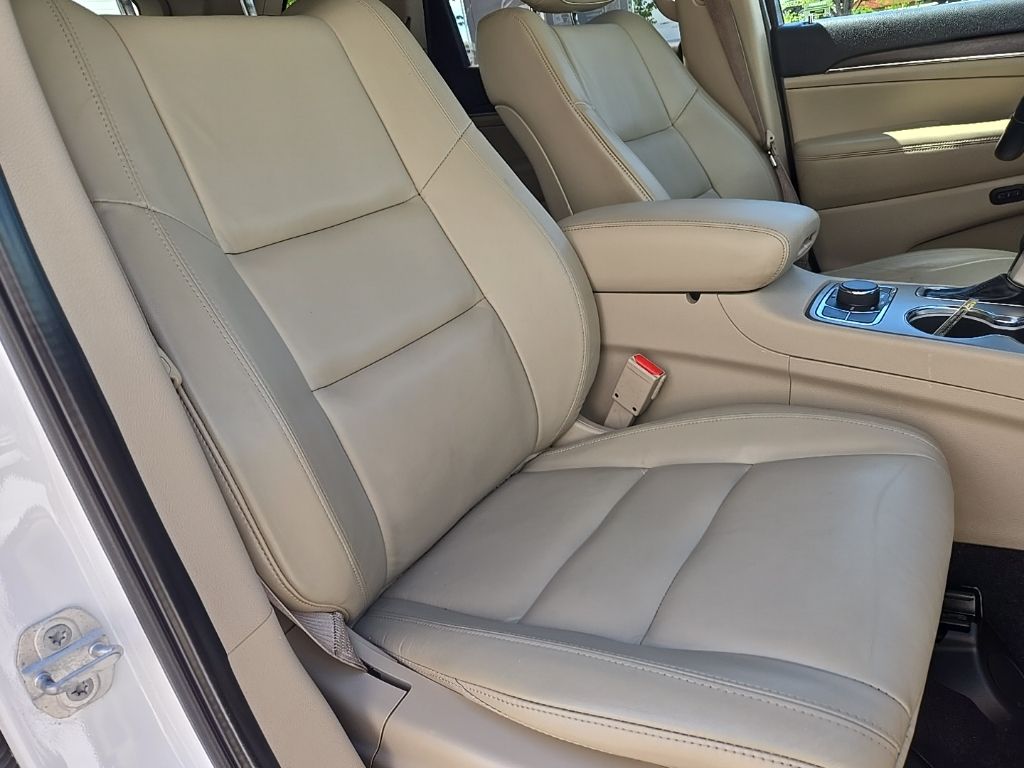 2017 Jeep Grand Cherokee Limited Edition 26