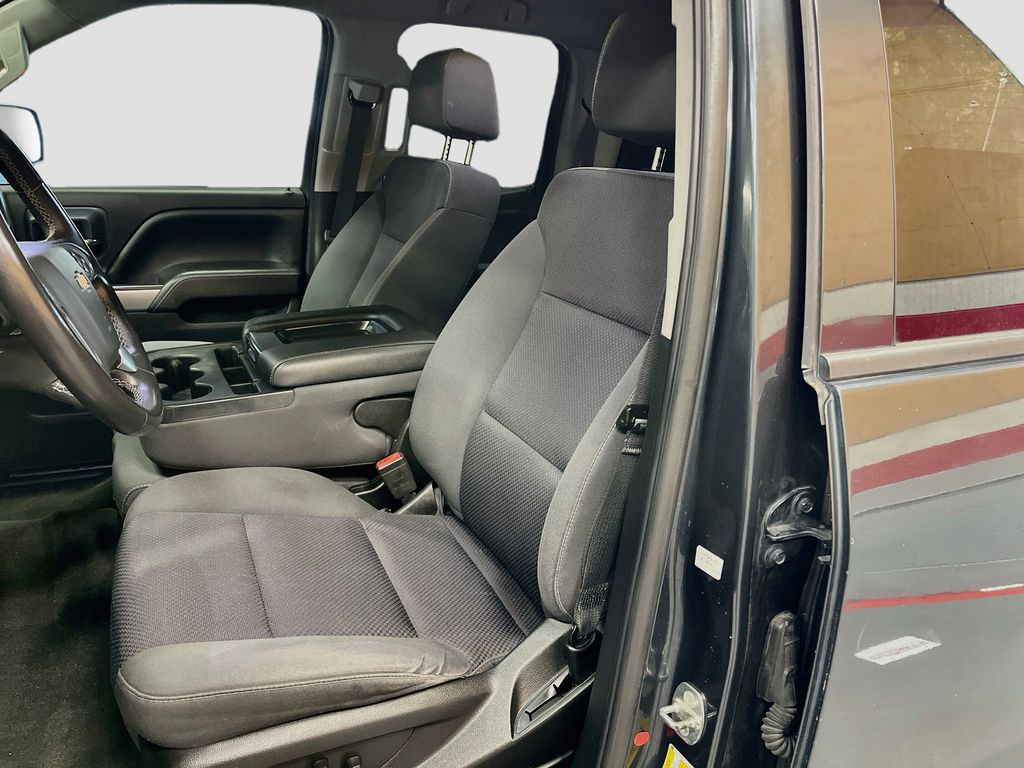 Used 2018 Graphite Metallic Chevrolet LT image 32
