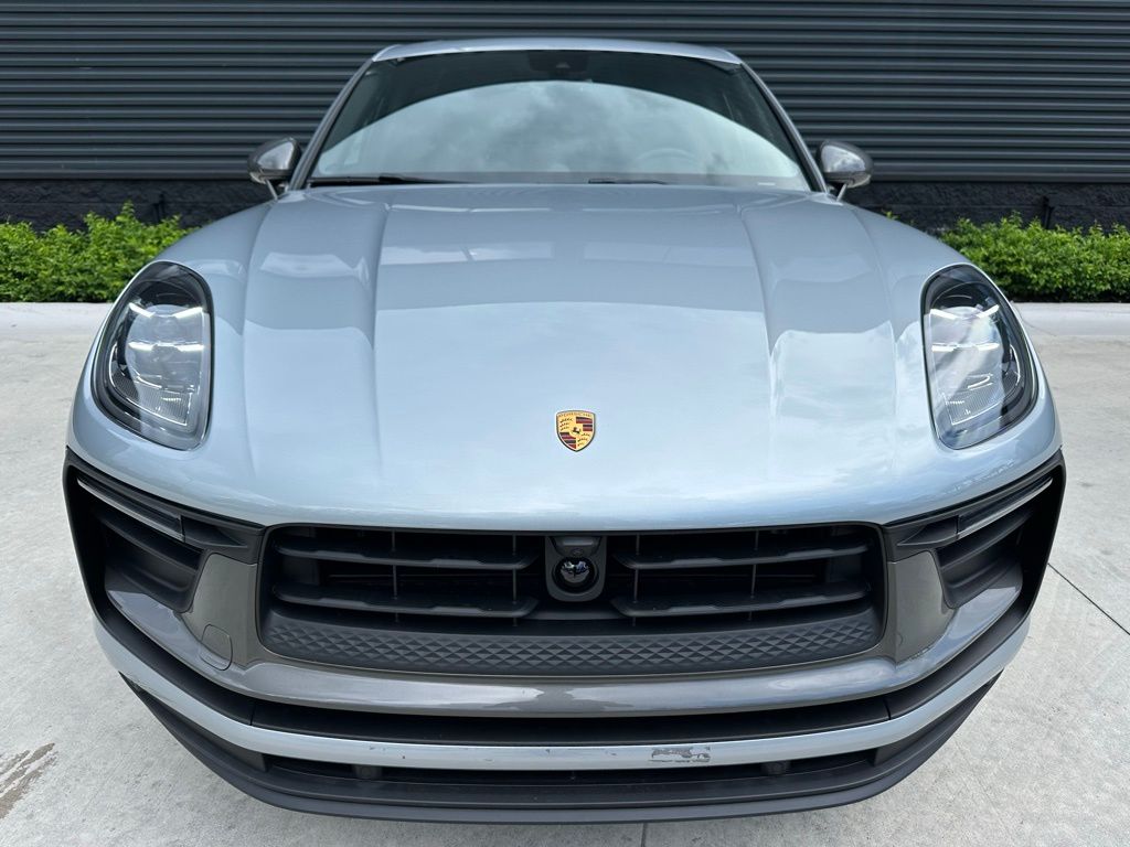 Thumbnail: 2025 Porsche Macan - 7