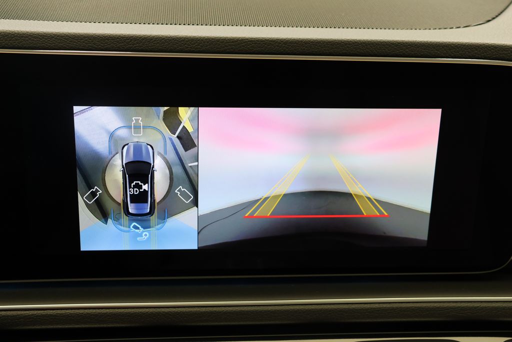 Thumbnail: 2026 Mercedes-Benz GLE - 25