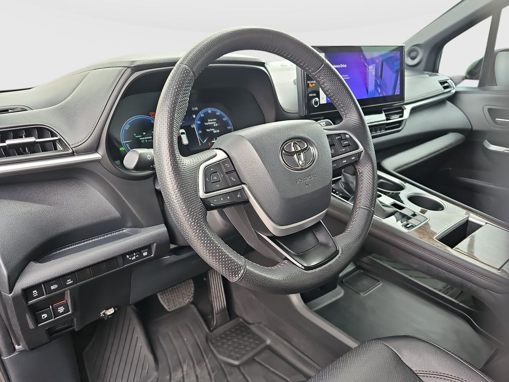 Used 2025 Toyota Sienna Van