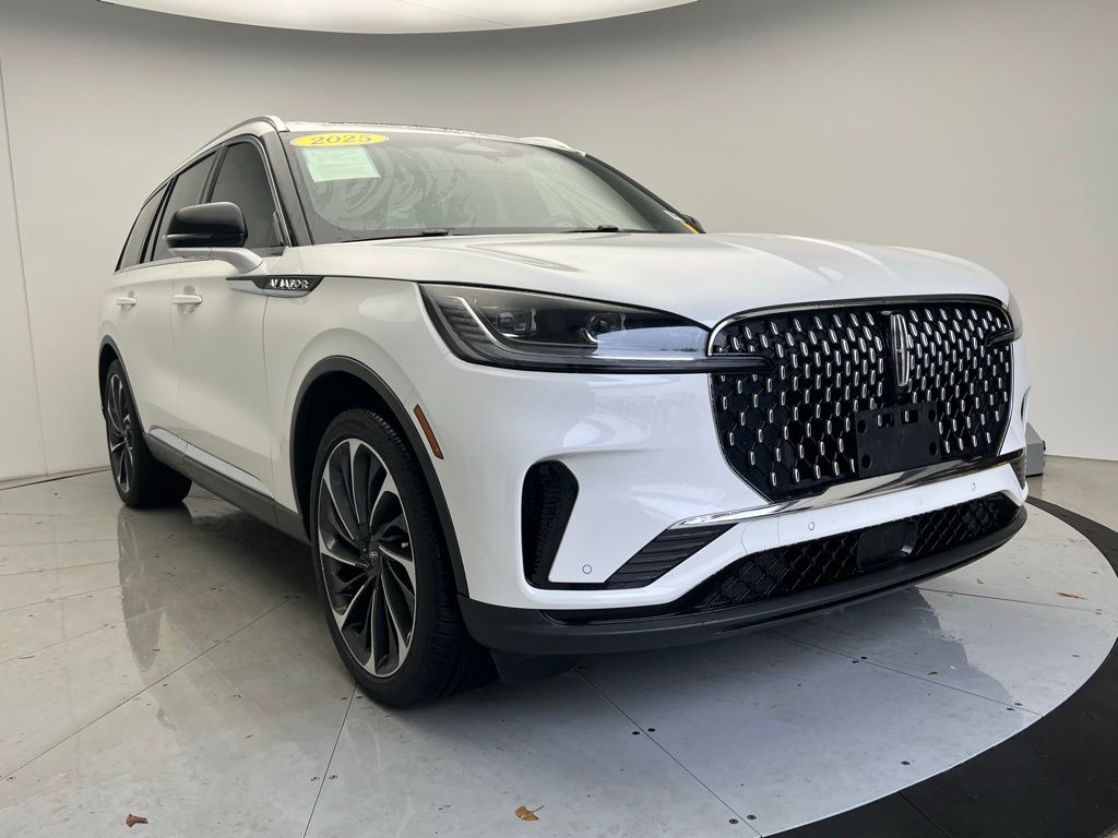 Thumbnail: 2025 Lincoln Aviator - 2