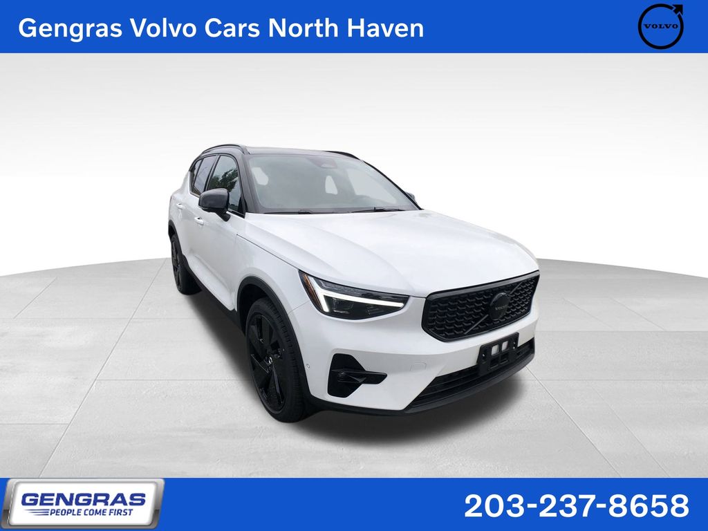 2026 Volvo XC40 B5 Ultra Black Edition AWD