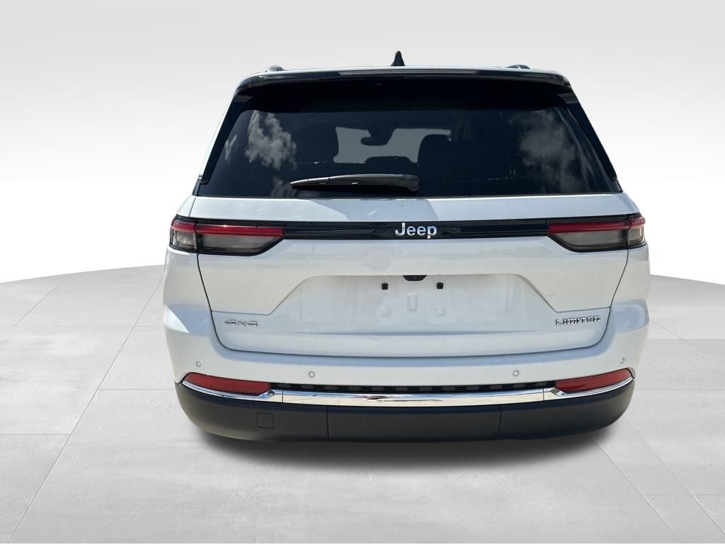 2023 Bright White Clearcoat Jeep Grand Cherokee Limited 4X4 SUV
