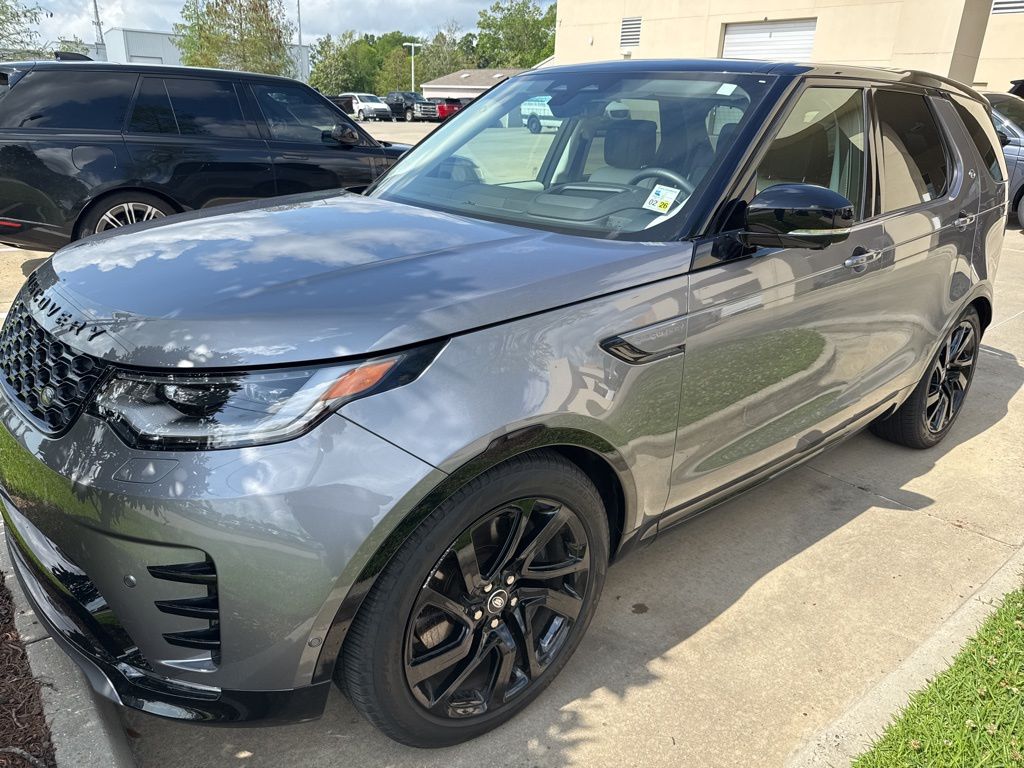 Gray 2025 Land Rover Discovery P360 Dynamic SE AWD SUV / Crossover All-Wheel Drive 8-Speed Automatic