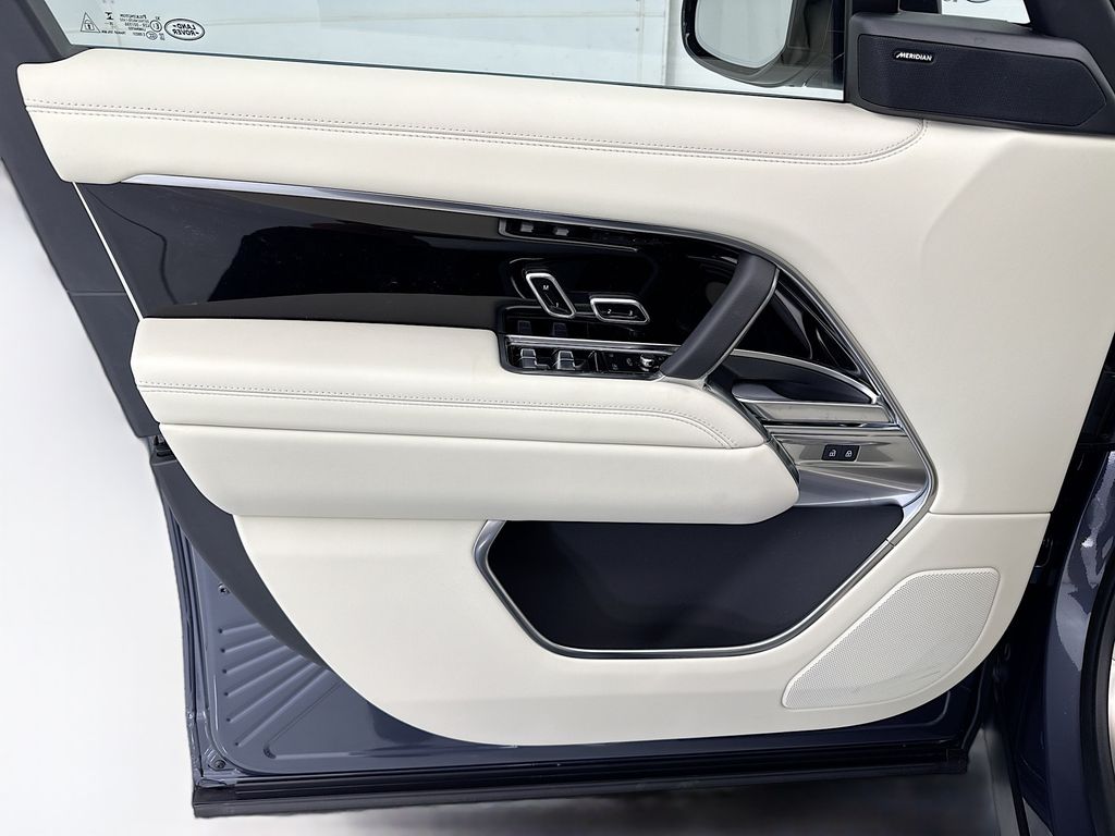 Thumbnail: 2026 Land Rover Range Rover - 22