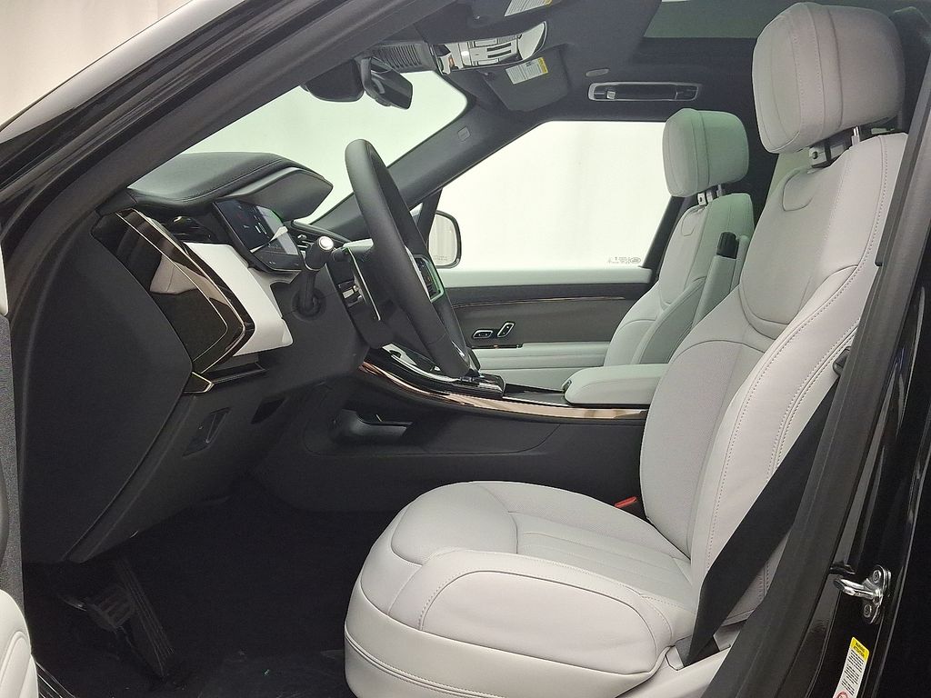 Thumbnail: 2026 Land Rover Range Rover Sport - 10