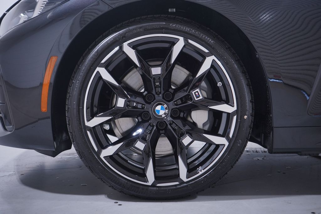 Thumbnail: 2026 BMW 4 Series - 2